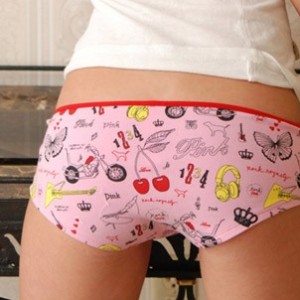 Diddy shows off her lil pink panties