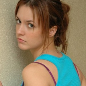 Amy stripes out of her tight jeans